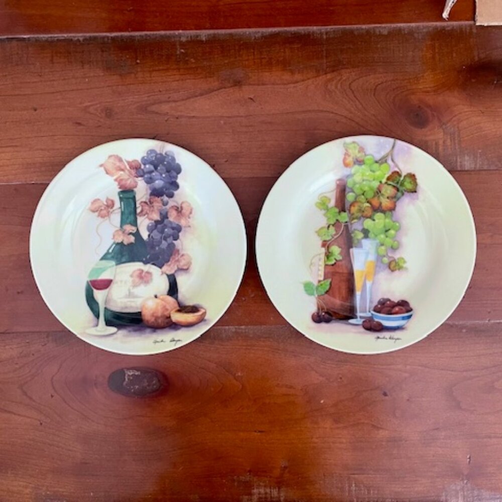 LOT of 2 complementary illustrative Royal Norfolk plates of wine motif